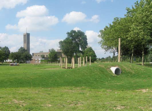 In nauwe samenwerking met Land van Rode en Wonen Zuid is invulling gegeven aan de braakliggende percelen in het Rolduckerveld door middel van de realisatie van een bomendepot en een natuurspeelplek.