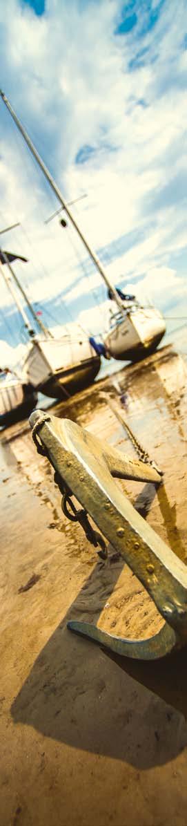 Stoere beroepen in de watersport Veel kleine jongens en meisjes dromen van een baan bij de waterpolitie, als havenloods of als kapitein op een marinefregat. Maar wat houdt dat werk eigenlijk in?