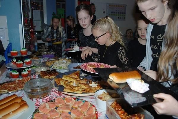 Kerstdiner op school kwisje door Zuidwest Drenthe. Deze bijeenkomst is in de Havezathe in De Wijk. Ook voor februari en maart staan er activiteiten op het programma.