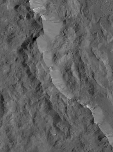 Het inwendige van Ceres Ooit gesmolten Dawn maakte al tienduizenden foto s van Ceres, maar op geen enkele zie je natuurlijk het inwendige van de 939 km grote dwergplaneet.