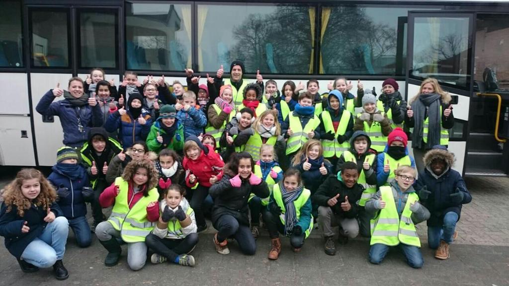 Werkgroep verkeer Joepie, de zwemlessen in Turnhout zijn weer gestart en we fietsen wekelijks naar het zwembad met het derde en vierde leerjaar.