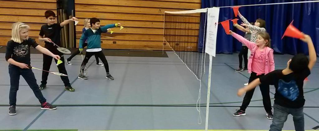Badmintoninstuif voor de 2e graad Op woensdag 11 januari namen we deel aan de badmintoninstuif te Rijkevorsel. We waren met 16 leerlingen aanwezig om er een leuke sportieve namiddag van te maken.