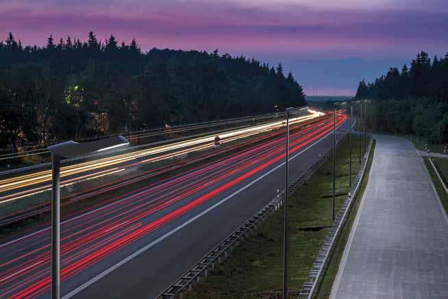 Voor de normconforme verlichting van oversteekplaatsen voor voetgangers is er een speciale optiek beschikbaar.