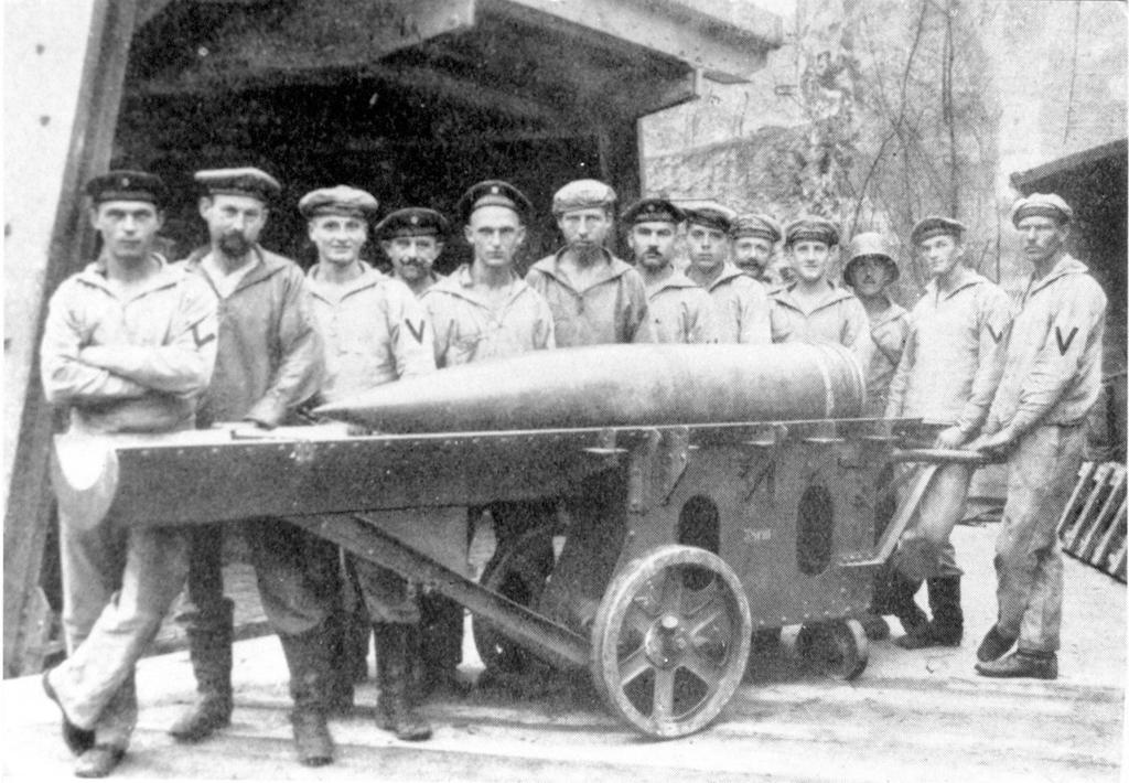 Volgens Vice Admiraal Jacobsen begonnen de eigenlijke werken op de Leugenboom trouwens pas op 15 oktober 1916. Volgens Duitse bronnen was de batterij gevechtsklaar op 15 mei 1917.