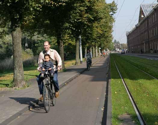 Amsterdam de komende jaren nog flink zal stijgen, wordt de Amsterdamse doelstelling gerelateerd aan het aantal inwoners. Als nulmeting wordt het meetjaar 2010 aangehouden.