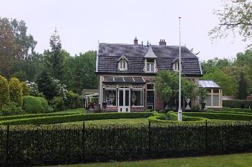 getrokken. Het oude gedeelte is gehandhaafd als Oude Rijksstraatweg.