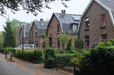 Ook de woningen Palmweg 17 t/m 23 behoren tot ditzelfde type, maar liggen wat geïsoleerd ten opzichte van het cluster aan de Patrimoniumweg.