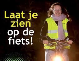 4 Fietsverlichting De donkere dagen zijn weer in aantocht. Als uw kind op de fiets naar school gaat is het van groot belang dat hij of zij goed gezien worden.