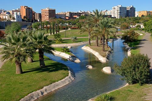 Zaterdag 16 september 2017 Ontbijt in het hotel. In de voormiddag verkent u de stad per fiets met een Nederlandstalige gids (3u). Onderweg passeert u langs Turia Gardens en de City of Arts.