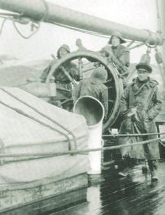 Maarianhamina. De drie andere schepen werden verkocht aan een sloperij, maar een Duitse scheepseigenaar kocht de Pamir en de Passat en redde ze van afbraak.