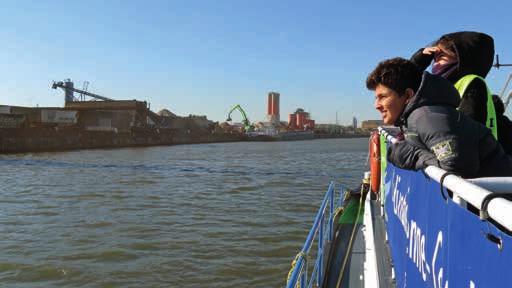 Milieueducatieve boottochten 'Brussel langs het water ontdekken' Deze milieueducatieve boottochten laten leerlingen op een originele manier