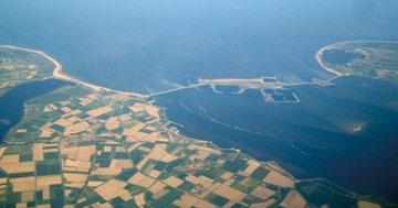 De Vlaams-Nederlandse Scheldecommissie werd opgericht om het beheer van het dit complexe estuariene systeem te sturen.