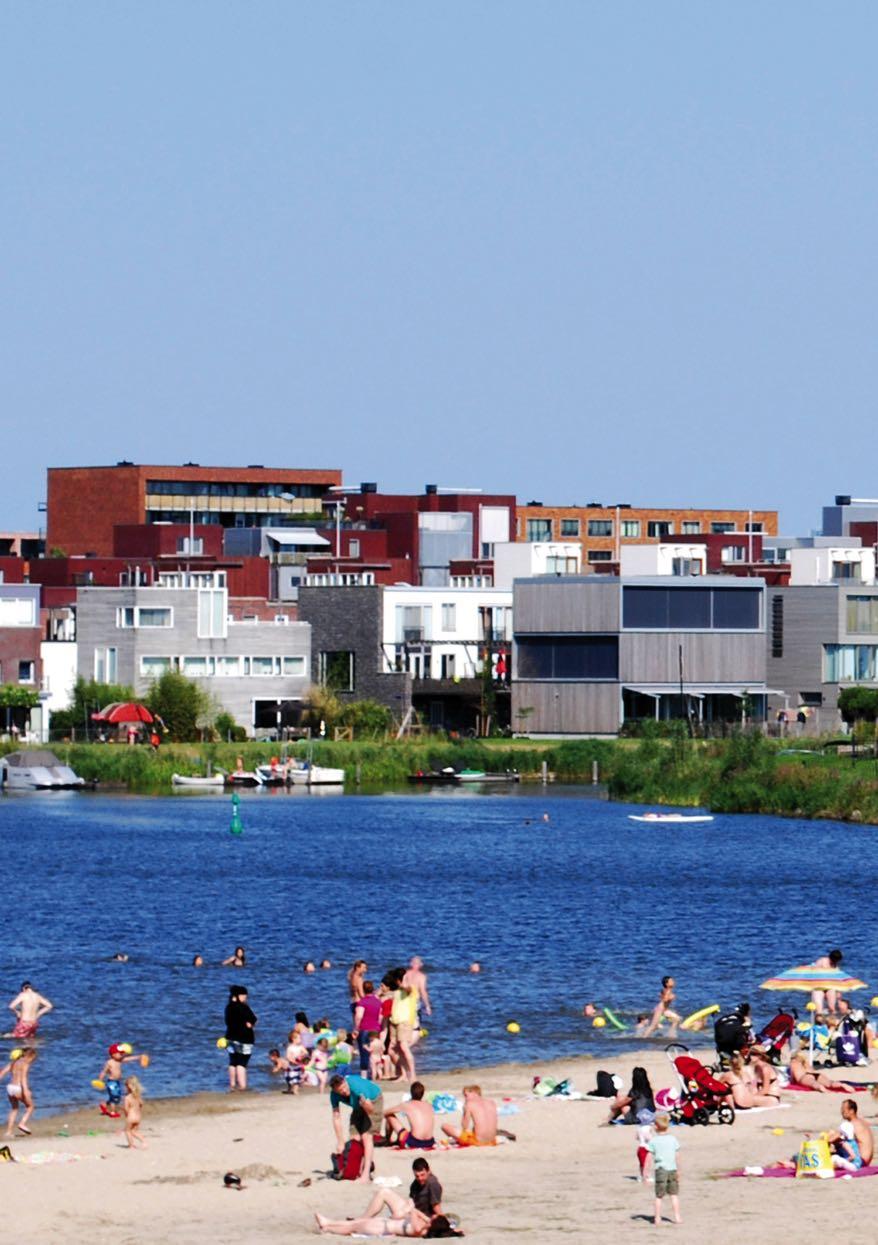 Vragen over erfpacht De meeste kopers van woningen en bedrijfspanden in Amsterdam zijn geen eigenaar van de grond waar hun pand op staat. Zij hebben een erfpachtrecht.