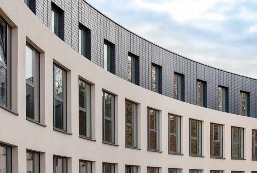 Bouillon - AAU Architects + Synergy nternational (Brussel) Projectkleur: Alterna Donkergrijs Een