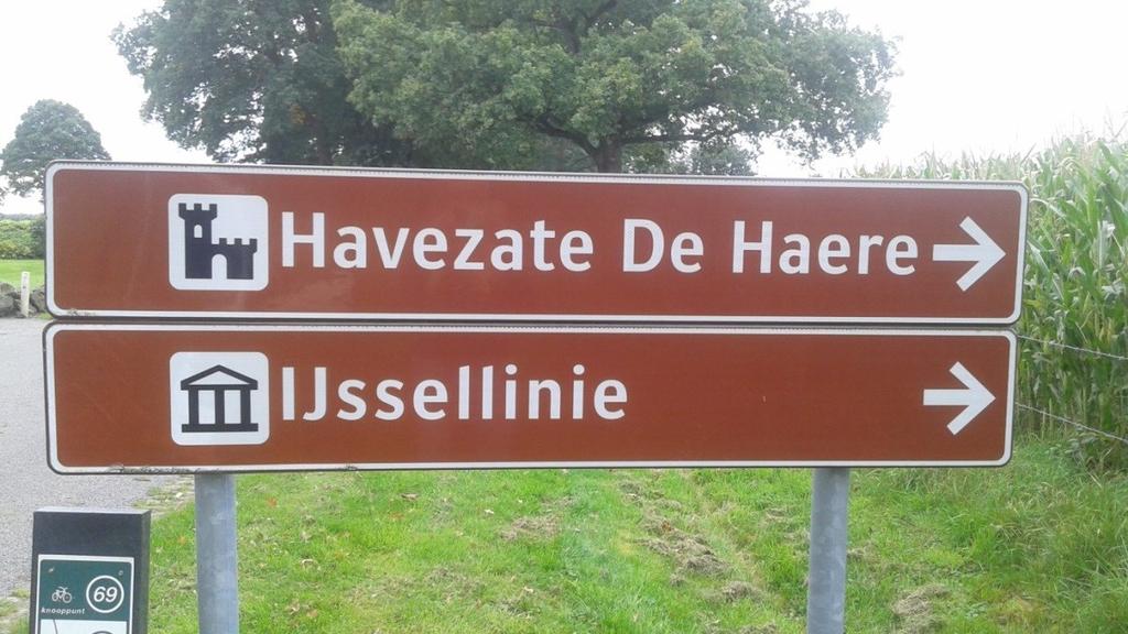 Toerisme Salland Marketing en de gemeenten Deventer, Olst-Wijhe en Raalte een verwijssysteem op knooppuntroutes ingevoerd.