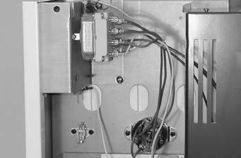 Montage Fixez le thermostat de déclenchement à la paroi interne droite en utilisant les vis 3,5 x 6,5 fournies (Fig.3).