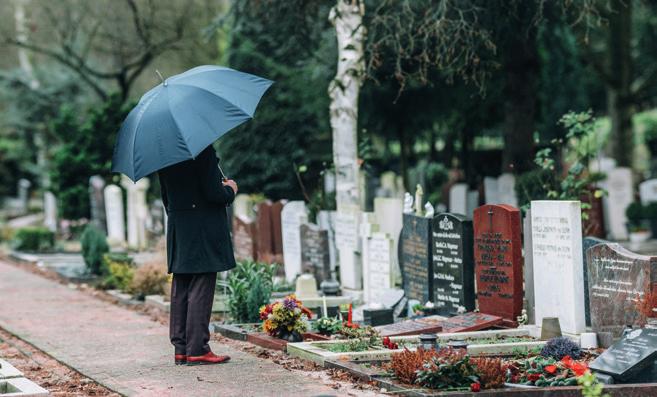 GEGEVENS VOOR EEN BEGRAFENIS Bij een begrafenis kunt u kiezen uit twee soorten graven: een algemeen graf of een familiegraf (ook wel eigen graf of particulier graf genoemd).