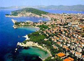 Kroatië NIEUW DALMATIË Šibenik, parel aan de kroon van Dalmatië De stad Šibenik is één van de parels aan de Dalmatische kust en ideaal gelegen om een prachtige verblijfsvakantie met diverse