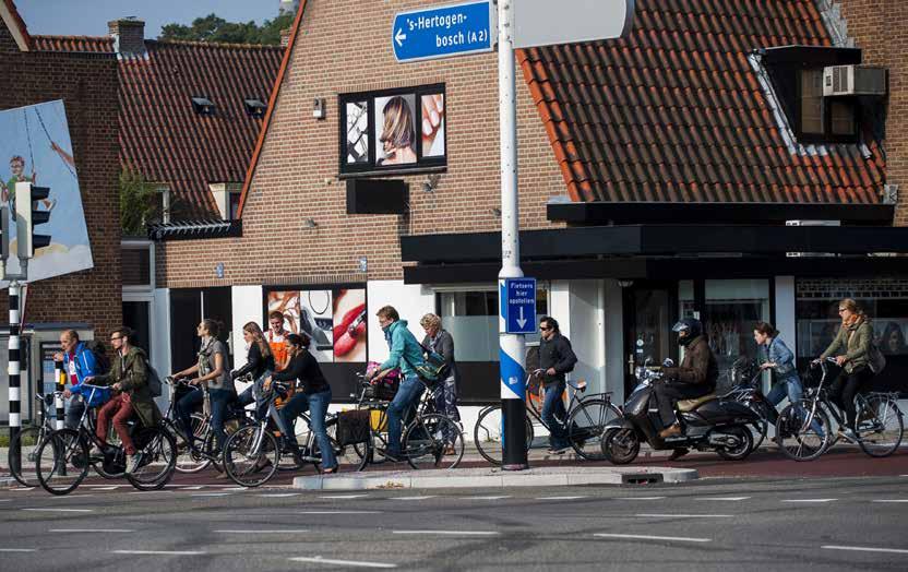 3.1 Hoe staan we er voor? 3.2 Stadsgesprek Utrecht fietst 3.3 Welke route nemen we? 3.4 Doen 3.1 Hoe staan we er voor? Meldpunt overbodige verkeerslichten Utrecht telt ongeveer 200 verkeerslichten, die ervoor zorgen dat iedereen in het verkeer op een veilige manier zijn weg vindt in de stad.