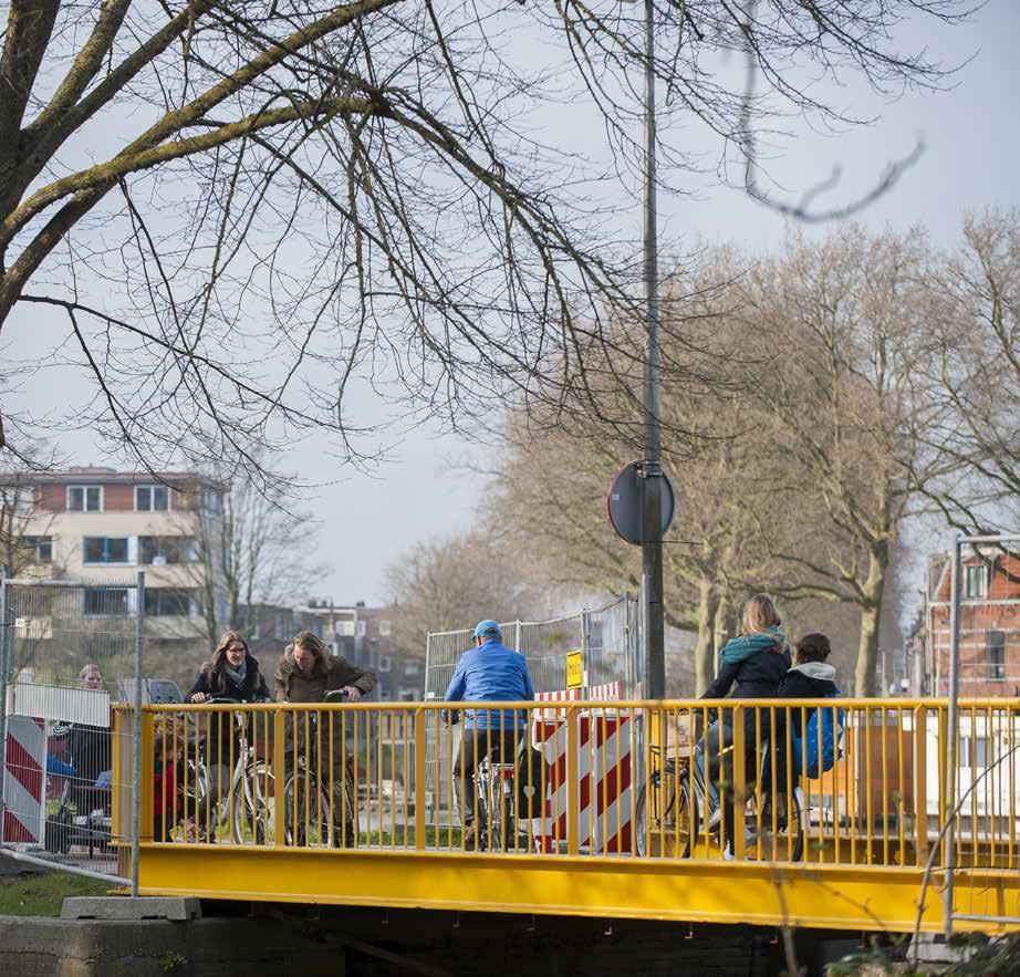 4.1 Hoe staan we er voor? 4.2 Stadsgesprek Utrecht fietst 4.3 Welke route nemen we? 4.4 Doen Leuke omleidingsroutes Communicatie via borden langs de route over wijzigingen worden vaak niet opgemerkt omdat fietsers hun blik richten op het fietspad.
