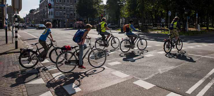 Hierbij helpt het om onduidelijke voorrangsituaties te verbeteren en te zorgen voor meer ruimte op het fietspad. Een betere afstelling van verkeerslichten kan voorkomen dat mensen door rood fietsen.