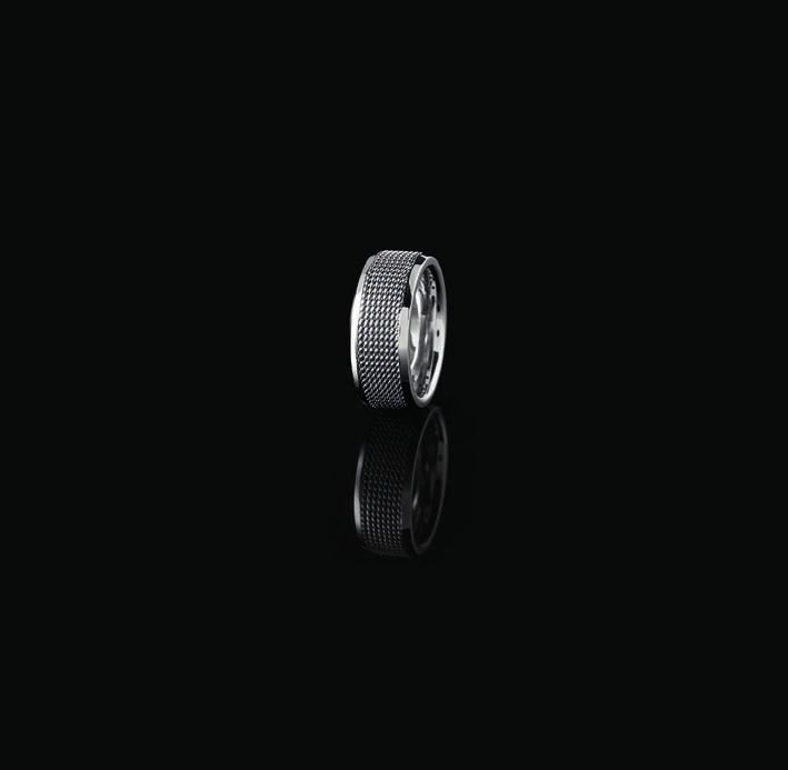 03 01 02 01 HALSKETTING MET HANGER CODE: 2267 29,90 Lederhalsband zwart, 100cm, verstelbaar Roestvrijstalen