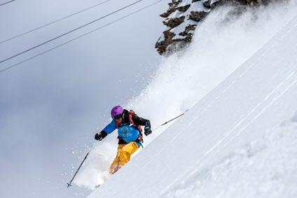 Zoals eerder genoemd zijn de freeride ski s breder dan de ski s voor op de piste. Dit zorgt voor meer drijfvermogen in de losse poedersneeuw, waardoor je soepel bochten kunt draaien. 3. SNOWBOARDEN 3.