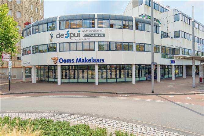 CONTACT Ooms Spuiboulevard 4 3311 GR DORDRECHT T 078-6144333 E dordrecht@ooms.com W www.ooms.com Persoonlijk en dichtbij Ooms is sinds 1927 uw vertrouwde makelaar in de regio die denkt in oplossingen.