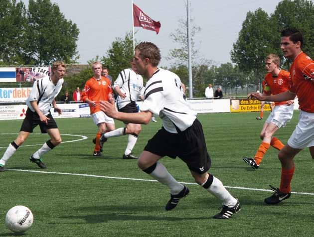 Een kunstgras stadionveld maakt dure