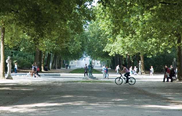 vergunning voorziet in de vestiging ervan aan de oostelijke kant ter hoogte van het Bronnenpark. Deze vijf uitbreidingen waren ook het onderwerp van sociaal-economische evaluatiestudies.