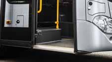 Uw passagiers genieten van het lichte, ruime interieur en van de hoogwaardige uitrusting van de Citaro Ü. Zelf profiteert u van de hoge vervoerscapaciteit.