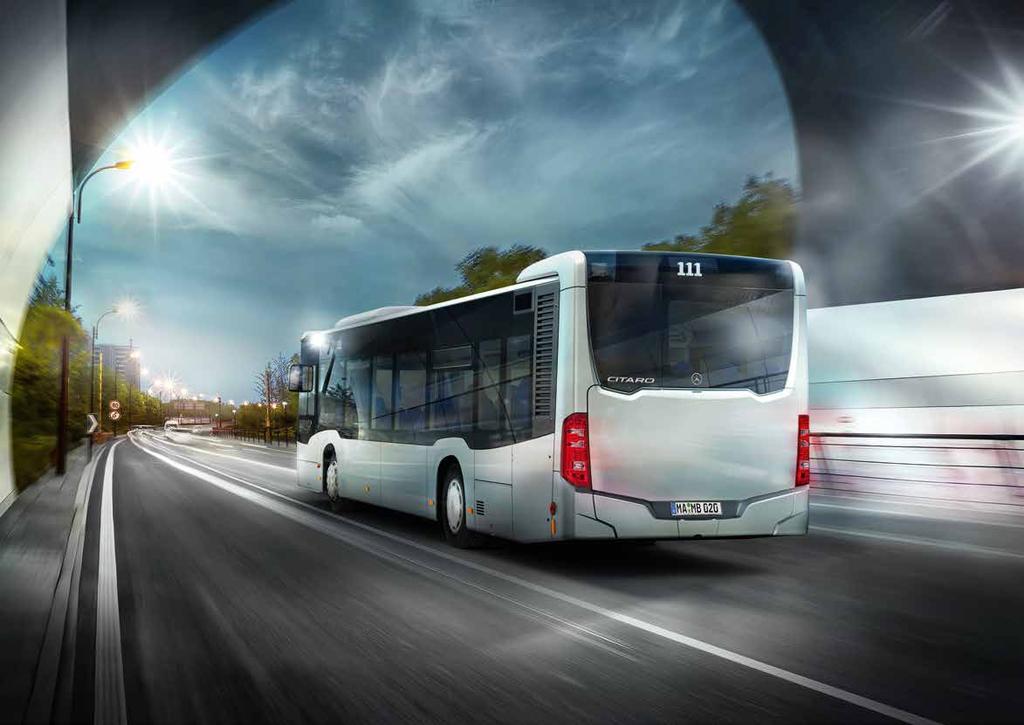 Veilig. Veiliger. Mercedes-Benz. De bus geldt als een van de veiligste vervoersmiddelen ter wereld. Hieraan leveren innovaties van Mercedes-Benz een belangrijke bijdrage.