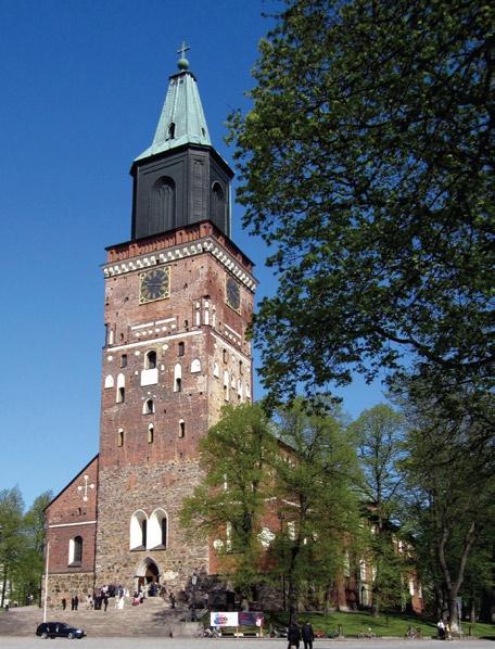 48 teit. Museumschepen en sfeervolle terrassen wisselen elkaar hier af. Ondanks haar historie, is Turku een moderne stad. Haar brede boulevards werden aangelegd na een rampzalige stadsbrand in 1827.