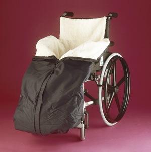 Rolstoelkledij Benen- en onderlichaambescherming met kunstvacht voor rolstoel Deze beschermzak voor de onderbenen en onderlichaam is extra gevoerd met kunstvacht.