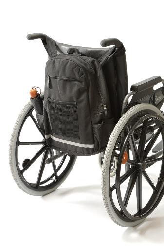 Deze tas is gemaakt van sterke, waterdichte nylon en zorgt er voor dat rolstoelgebruikers hun kleine persoonlijke spullen binnen handbereik hebben. Kleur: zwart.