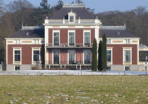 De Amersfoortseweg liep vroeger iets oostelijker.