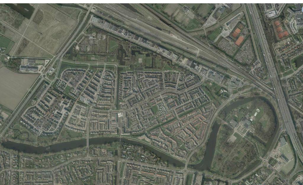 2.3 Ruimtelijke en functionele analyse Heer Oudelands Ambacht Heer Oudelands Ambacht is één van de latere grootschalige uitbreidingswijken van Zwijndrecht.
