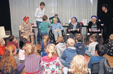 WOENSDAG 07 12 16 1lokaal 3 ROERMOND Onderscheiding voor voorzitter Gehandicapten Platform De Christoffel voor Rita Claessen Rita Claessen-Schrijnemaekers ontving De Christoffel afgelopen vrijdag op