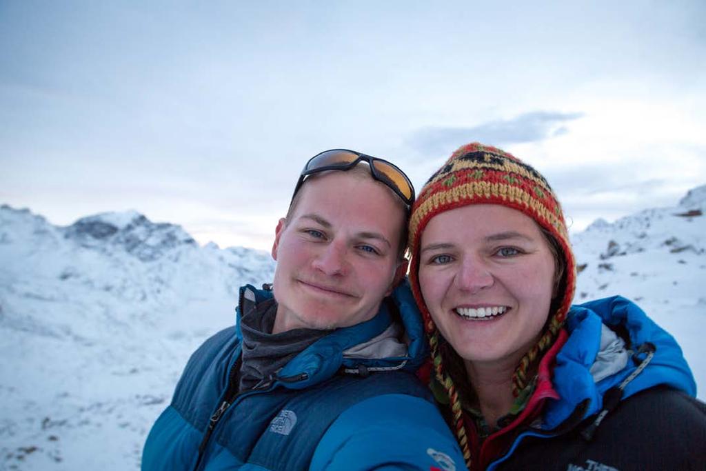 Dafne & Jeroen Twee fotografen één jaar op reis door Azië, Oceanië en Afrika Twee verwoede fotografen op wereldreis. Het verhaal van Dafne en Jeroen start in Sint-Petersburg.