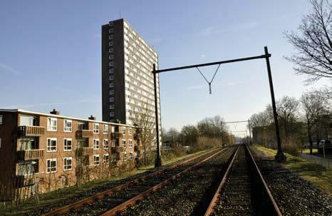 Buurten langs de lijn Langs het zuidelijk deel van de Oosterspoorbaan liggen