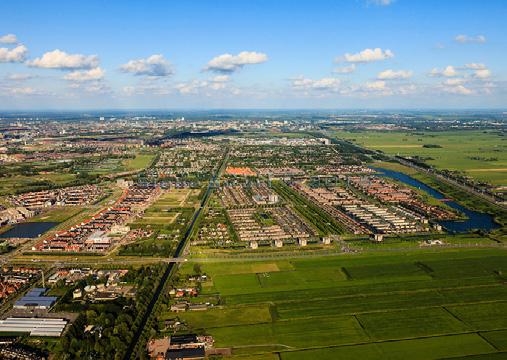 Vleuten De afgelopen jaren is het centrum van Vleuten gerenoveerd. Daarnaast is er een geheel nieuw winkelcentrum gerealiseerd dat in 2011 is uitgeroepen tot Het mooiste winkelcentrum van Nederland.