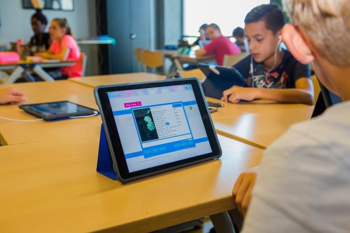 ipad gebruik ipad vanaf leerjaar 1 eigen aanschaf óf via school adaptief rekenen en taal alle vakken werken ermee It s Learning student portal: