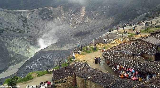 Dag 5 Bandung/ Purwokerto Via een buitengewoon fraai berglandschap, de Preanger,