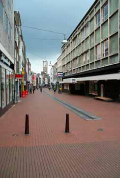 De Hezelstraten zijn unieke winkelstraten, het Valkhof een begrip en wie het Kronenburgerpark bezingt, spreekt over Nijmegen.