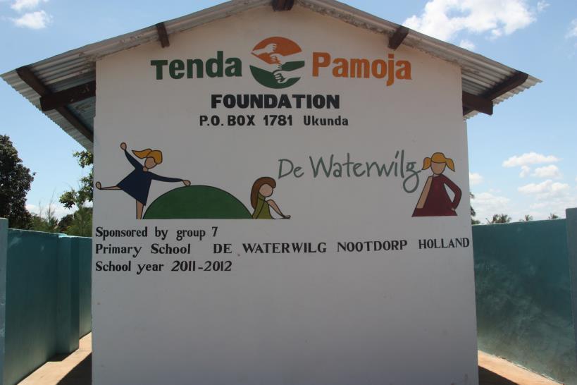 IBAN NL 25 RABO 0174 1420 56 KvK 27303546 De stichting Tenda Pamoja is sinds mei 2007 in Kenia actief als overkoepelende organisatie van sponsors en belangstellenden.