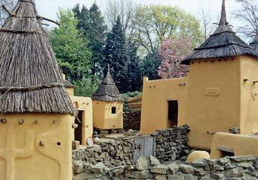 orientalis en afrika museum de Missiezusters van het Kostbaar Bloed. Deze opsomming betreft slechts de vrouwelijke orden en is dan nog verre van volledig.