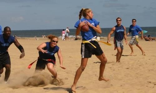 Beach FlagFootball Beach FlagFootball is een spel voor iedereen.