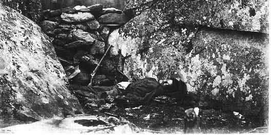 Van latere oorlogen, zoals de Frans-Duitse oorlog (1870-1871) en de Boerenoorlog (1899-1901), zijn diverse foto's - voornamelijk van de verwoestingen na de strijd - bewaard gebleven.