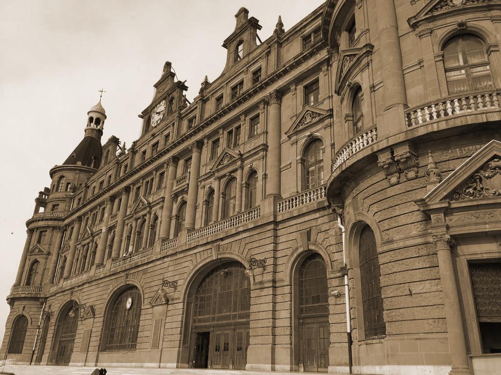 Haydarpasa Treinstation In dit project wordt een van oude treinstations in Istanbul gemoderniseerd.