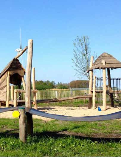 voet. Ook een bootje huren behoort tot de mogelijkheden. Daarnaast vind je hier de La Place met natuurspeeltuin De Swetse Speeldernis.